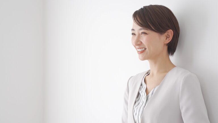 面接で何を聞かれるか不安な女性