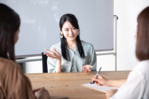 AVの面接を受ける女性のイメージ